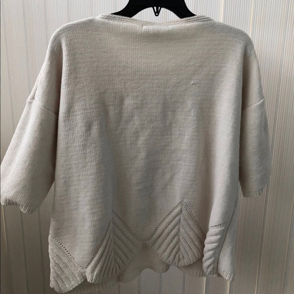 sweater - Picture 3 of 3